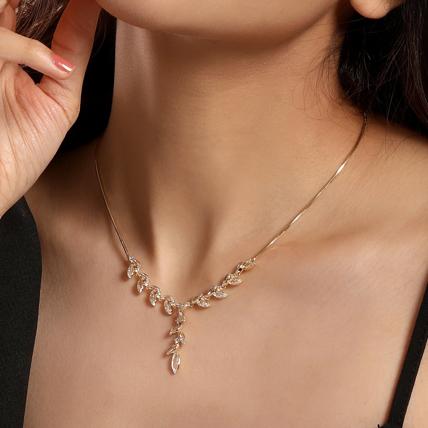 Gleaming Leaf Design 18KT Gold Plated Zircon Necklace