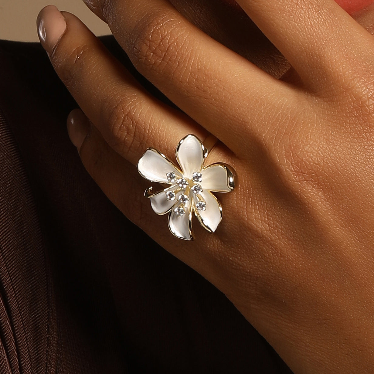 Elegant Flower Shape 18kt Gold Plated Adjustable Finger Ring