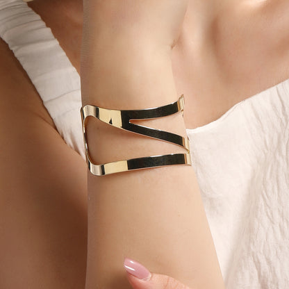 Excellent Designer 18KT Gold Plated Adjustable Cuff Bracelet