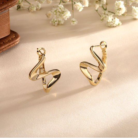 Aesthetic Fluid Design 18KT Gold Plated Stud Earring