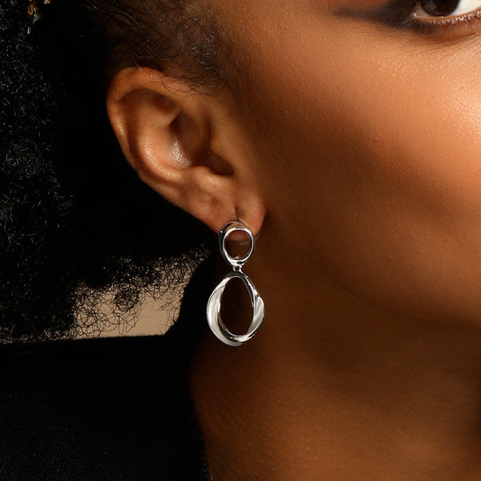 Twisted Dual Circle Shaped Silver Plated Dangle Earring