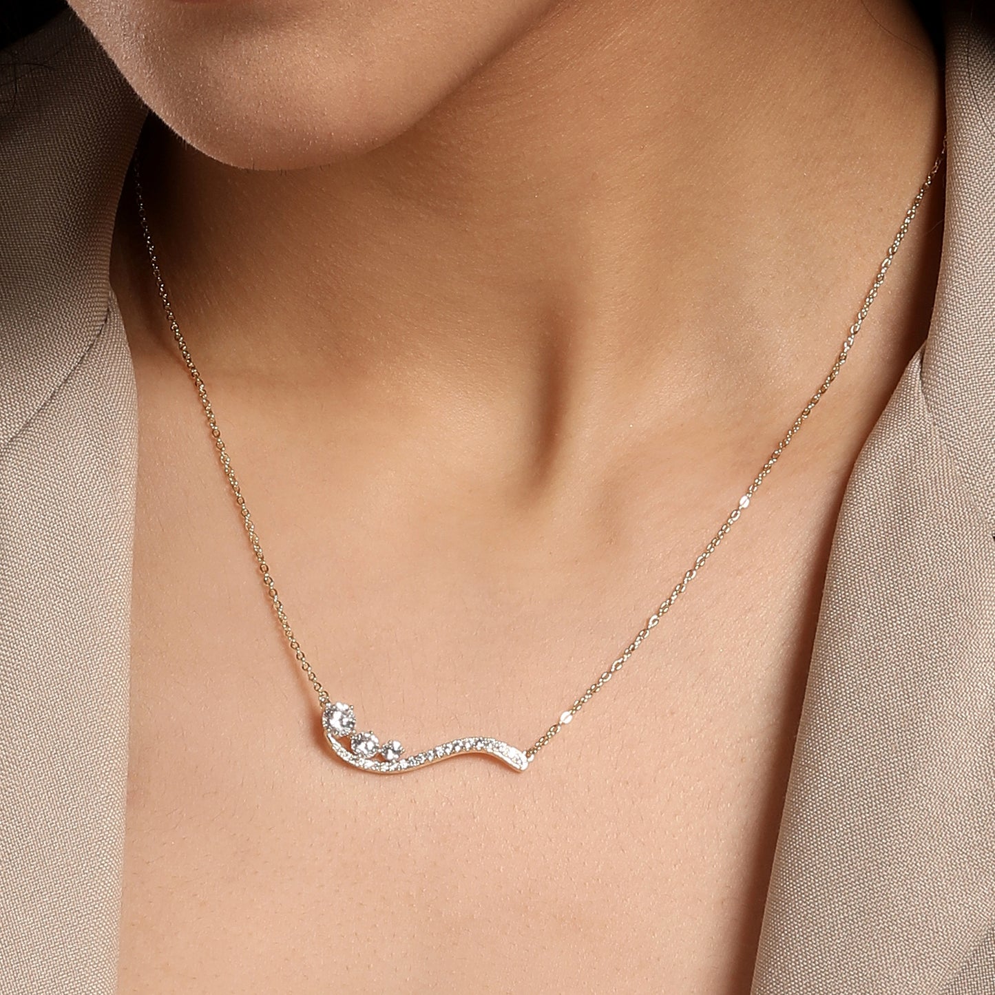 Irregular Wavy 18KT Gold Plated Zircon Pendant Chain