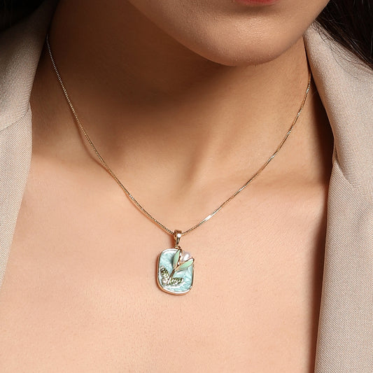 Blooming Flower Shape Pearl 18KT Gold Plated Pendant Chain