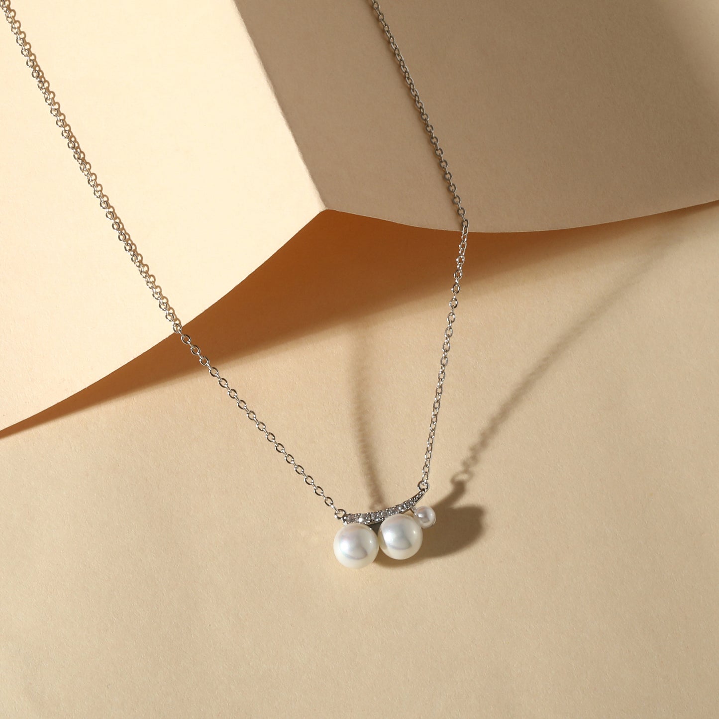 Western Elegant Twin Pearl Silver Plated Zircon Pendant Chain