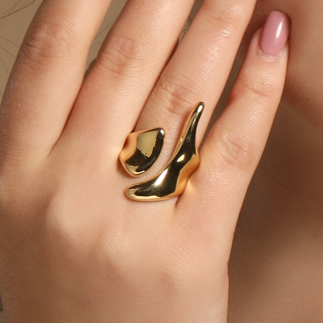 Voguish 18kt Gold Plated Abstract Adjustable Finger Ring